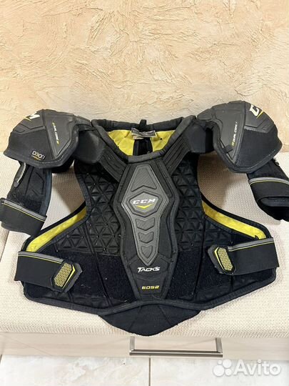 Нагрудник хоккейный ccm