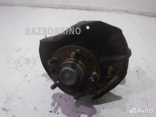 Кулак задний правый C100261A0