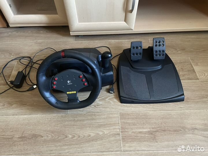Игровой руль logitech momo racing