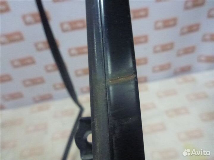 Уплотнительная резинка стекла задняя левая Toyota