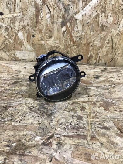 Фара противотуманная Toyota C-Hr