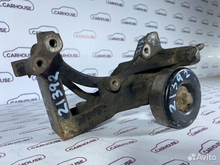 Кронштейн генератора Ford Mondeo MK 2 1.8 1996