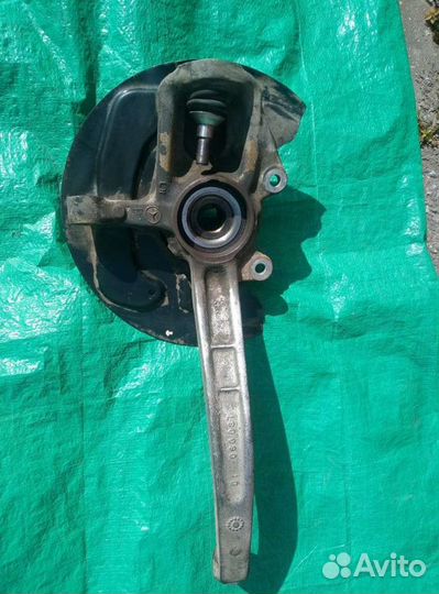 Кулак поворотный левый W164