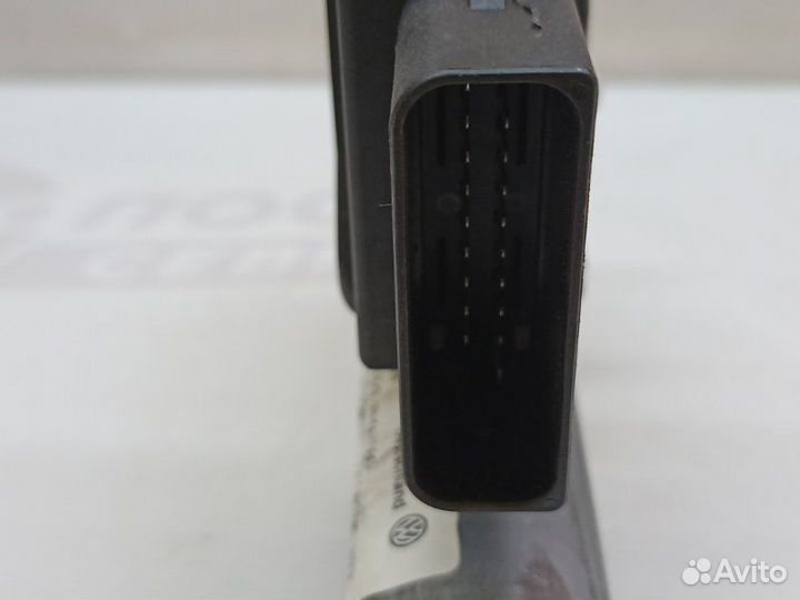 Мотор стеклоподъемника задний левый Volkswagen