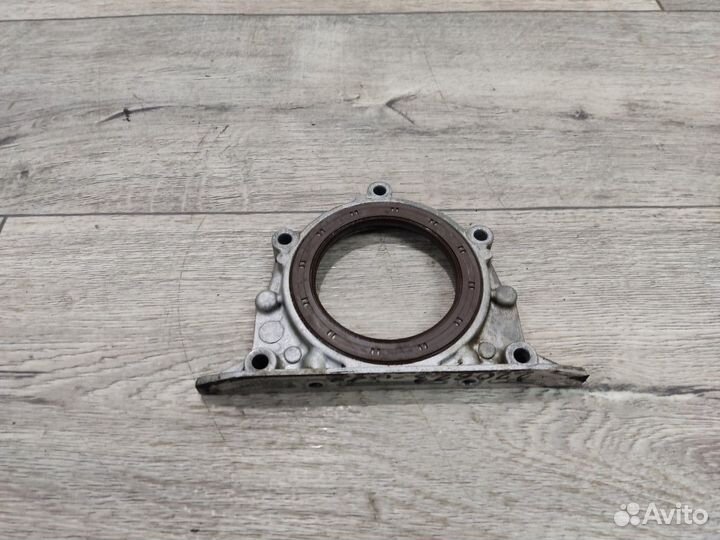 Крышка коленвала задняя Lancer Cedia