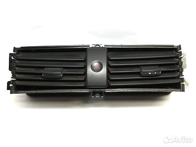 Панель воздуховода центрального Mitsubishi Galant