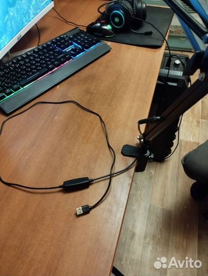 Лампа лупа на струбцине