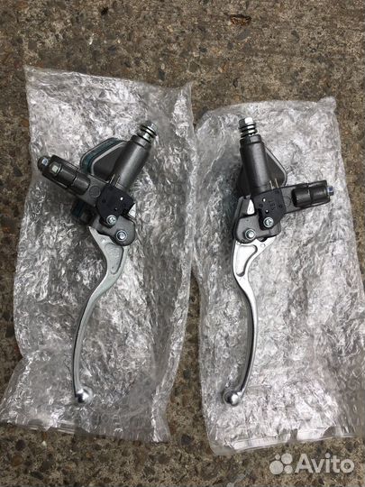 Тормозные машинки на скутер Tracer