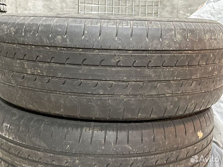 Goodyear EfficientGrip 215/60 R17
