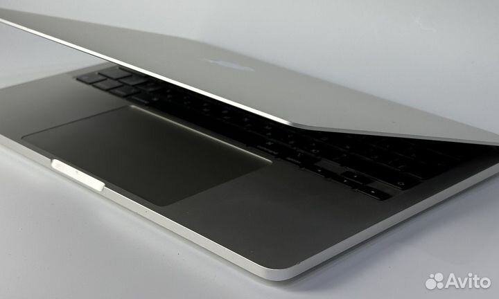 MacBook Pro 13.6 (2020) M1 TouchBar 8/256gb Silver