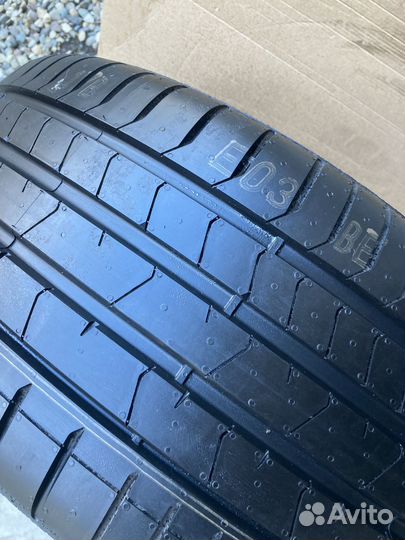 Pirelli P Zero PZ4 245/45 R18 и 275/40 R18 103Y