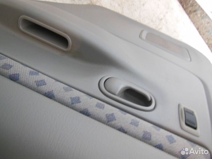 Дверь Mazda Demio DW в сборе