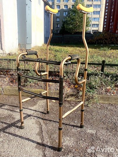 Ходунки с опорой под подмышки