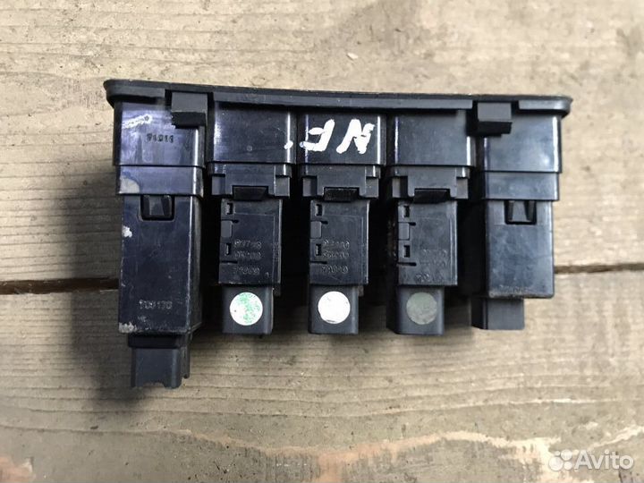 Hyundai Sonata NF 2007г 2л АКПП блок кнопок