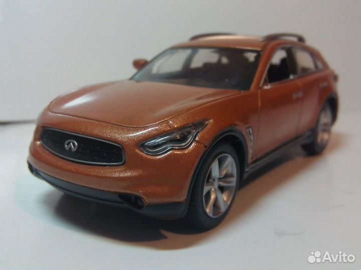 Модель автомобиля lexus infinity Деагостини 1:43