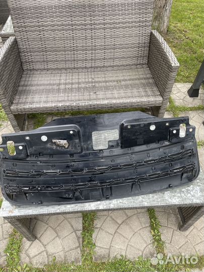 Решетка радиатора Land Rover Diskoveri 5