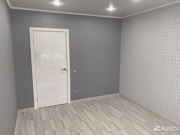 Поклейка обоев. Ремонт квартир. Ремонт комнат