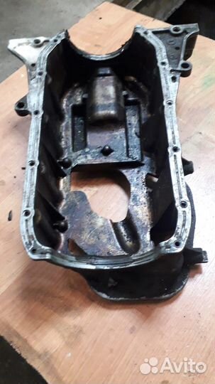 Поддон верхний двигателя Nissan Note 1.4