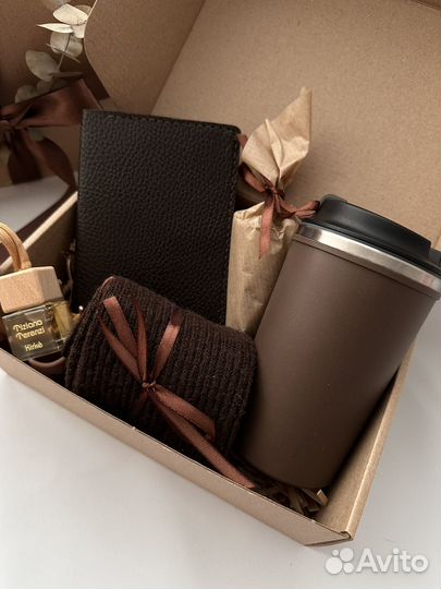 Подарочный бокс с изделием из натуральной кожи