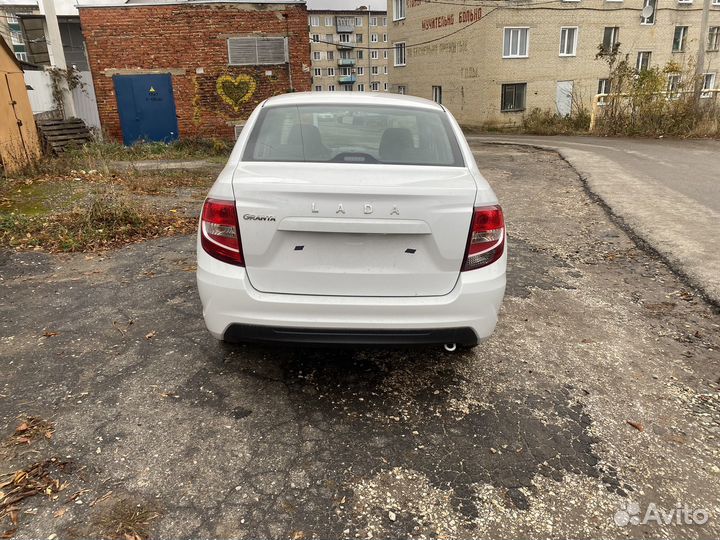 LADA Granta 1.6 МТ, 2023, 5 км