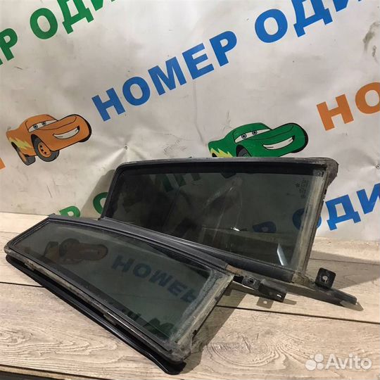 Стекло двери задней правой,левой (форточка) Jeep