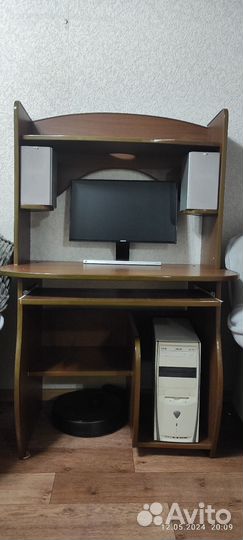 Компьютерный стол