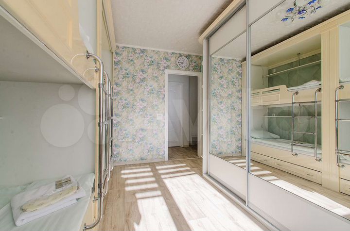 2-к. квартира, 56 м², 4/9 эт.