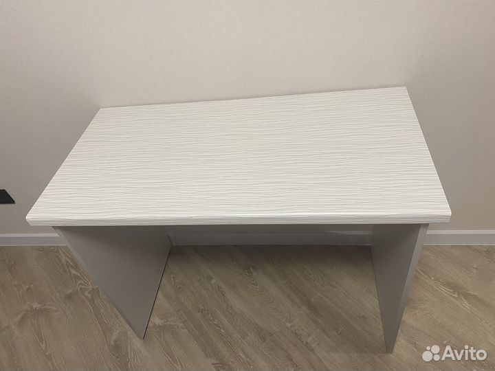 Письменный стол