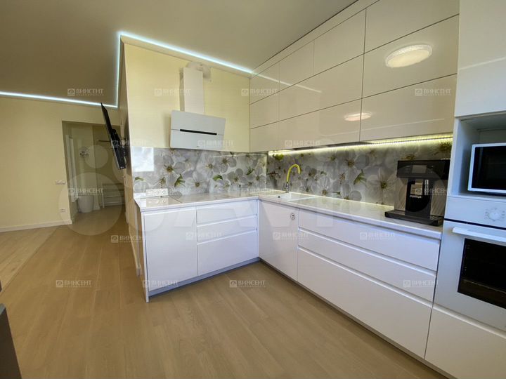 3-к. квартира, 80 м², 7/16 эт.