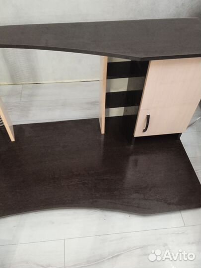 Компьютерный стол для школьника бу