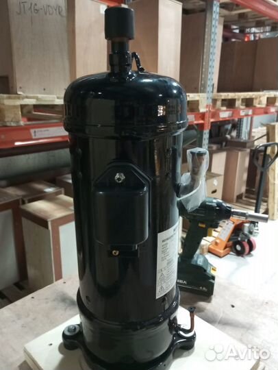 Компрессор Hitachi E656DHD-65D2Y