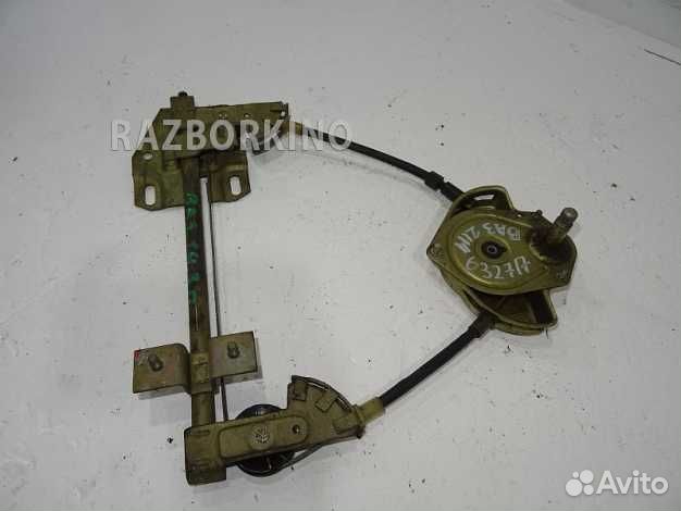 Стеклоподъемник механический задний правый