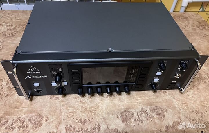 Микшерный пульт behringer X32 rack