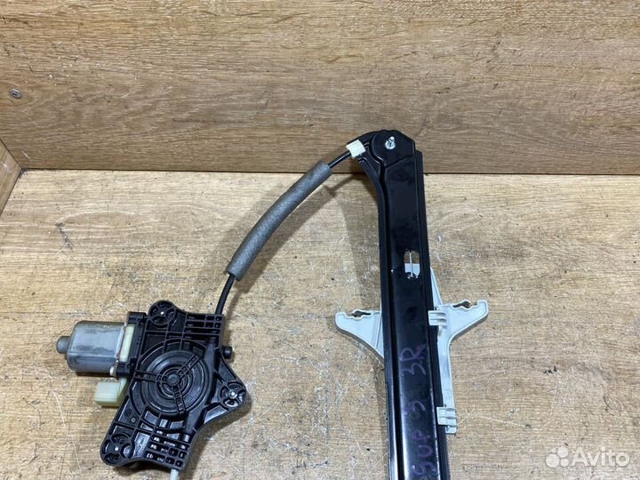 Стеклоподъемник задний правый Skoda Superb 3 C92