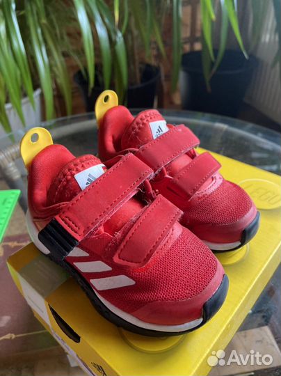 Кроссовки adidas для девочки 20 размер