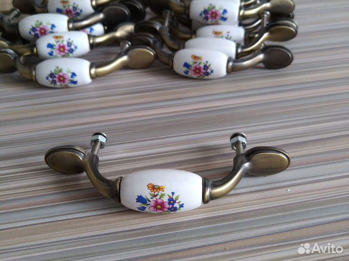 Дверные ручки на кухню