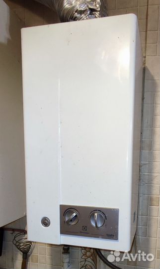 Продам газовую колонку Электролюкс бу