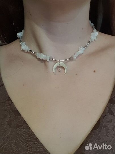 Колье с лунным камнем