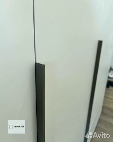 Шкаф двухстворчатый