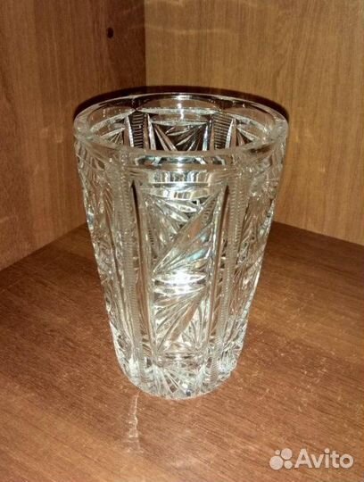 Ваза для цветов хрустальная