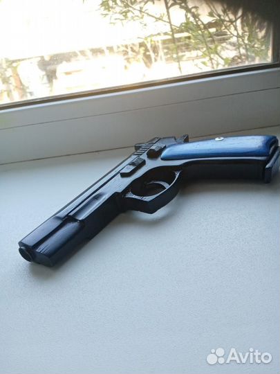 Макет пистолета CZ 75