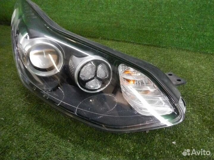 Фара правая Kia Sportage