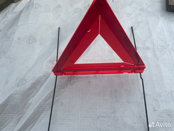 Знак аварийной остановки Mercedes-Benz Cls Amg