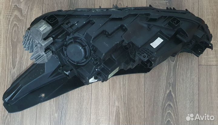 Фара правая на Kia K5 92102L2100