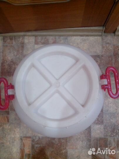 Бак пластиковый пищевой с крышкой