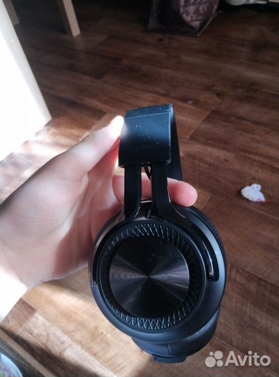 Беспроводные большие наушники