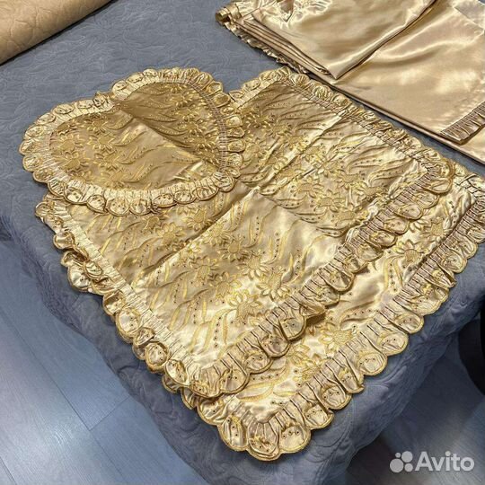 Комплект из покрывала, наволочек и штор