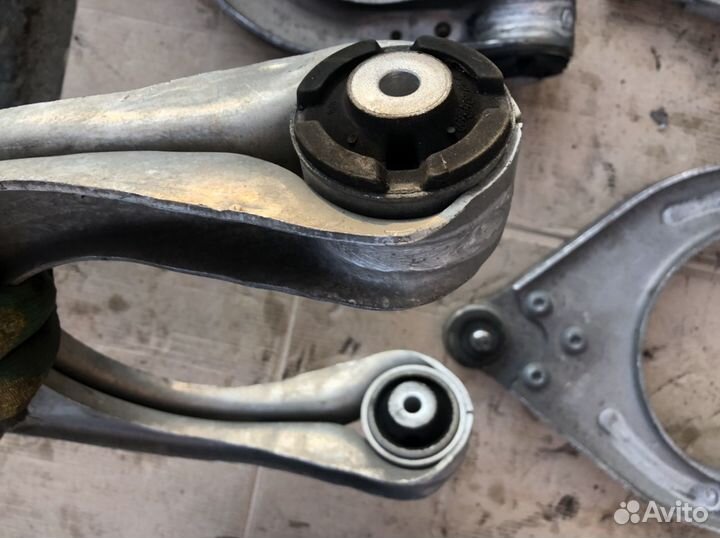 Передние Верхние Рычаги Мерседес Е211