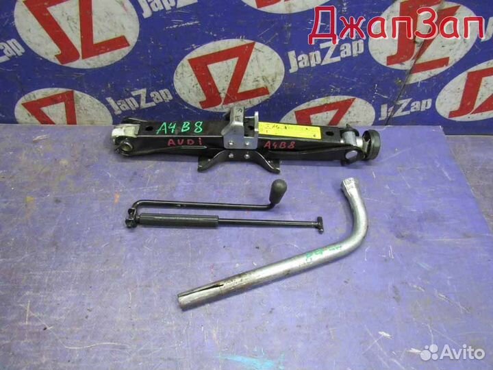 Домкрат для легкового автомобиля