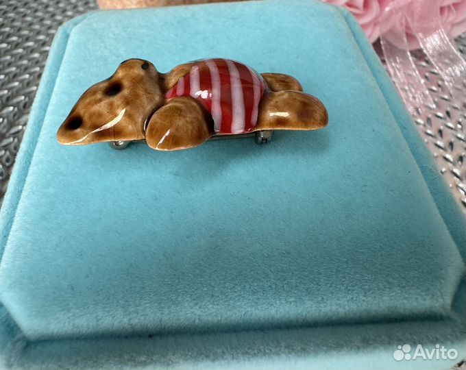 Брошь мишка в купальнике керамика винтаж